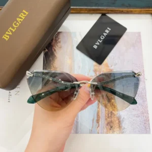 GIVENCHY (GV400024U) - Image 3