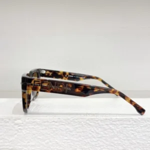 FENDI (FE40096I) - Image 2