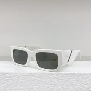 FENDI (FE 40131I)