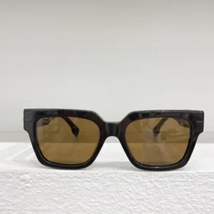 FENDI (FE40118I)