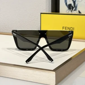 FendI (FE40136I) - Image 5