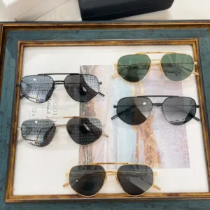 GIVENCHY (GV40058U) - Image 2
