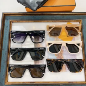 FENDI (FE 40136I) - Image 4