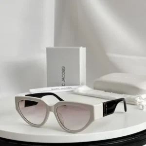 MARC JACOBS(MJ645 0210130)