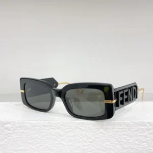 FENDI (FE40133I)