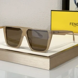 FendI (FE40136I)