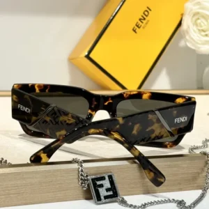 FENDI (FE40131I) - Image 4