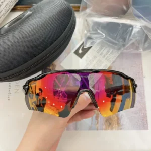 OAKLEY (OO9208) - Image 3