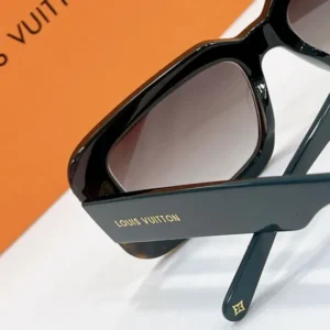 LOUIS VUITTON (Z1653W) - Image 2