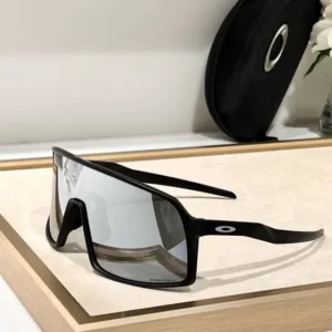 OAKLEY (OO9406) - Image 6