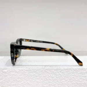 OFF WHITE (OERI112)