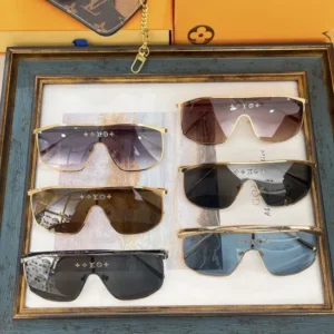 LOUIS VUITTON (Z1852U) - Image 2