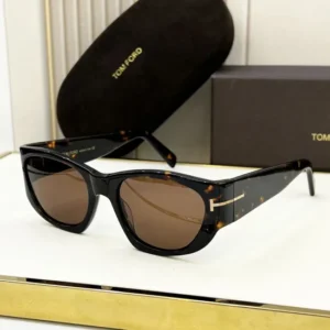 TOM FORD (FT0987)