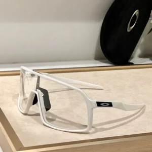 OAKLEY (OO9406) - Image 2