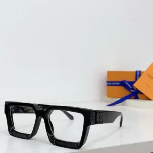 LOUIS VUITTON (Z1165)