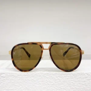 LOUIS VUITTON (Z2001U)