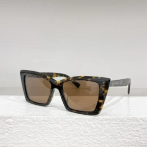 SAINT LAURENT (SL657)