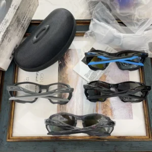 OAKLEY (OO9019)