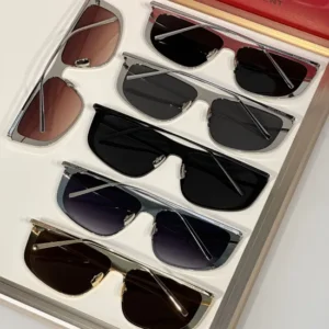 Saint Laurent (SL 605)