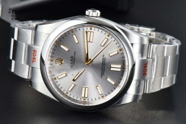 Oyster Perpetual 124300 41mm 904L Clean CF Silver Dial SS Bracelet VR3230